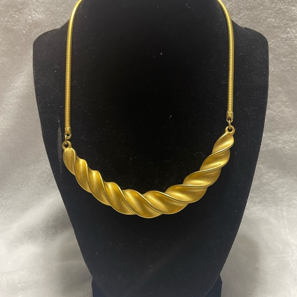 Gold custom necklace - Picture 1 of 4